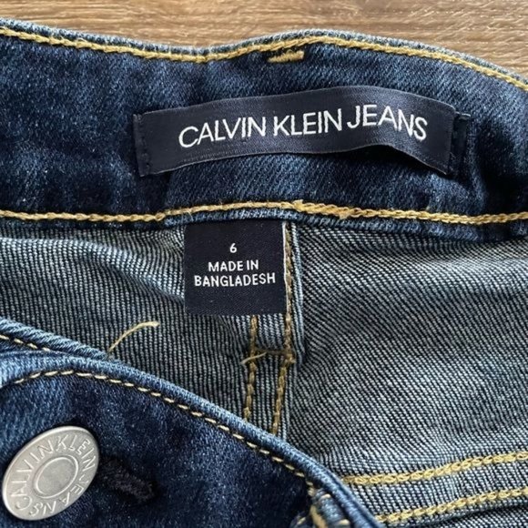 Calvin Klein Jean Shorts, Women’s Size 6 - Picture 7 of 9